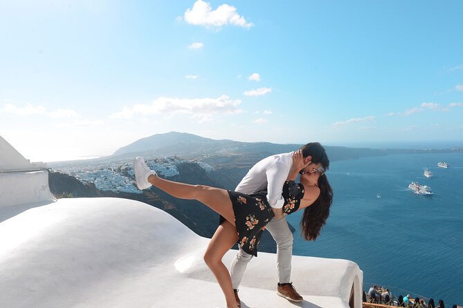 Santorini Vacation Photoshoot - Accessibility and Participation