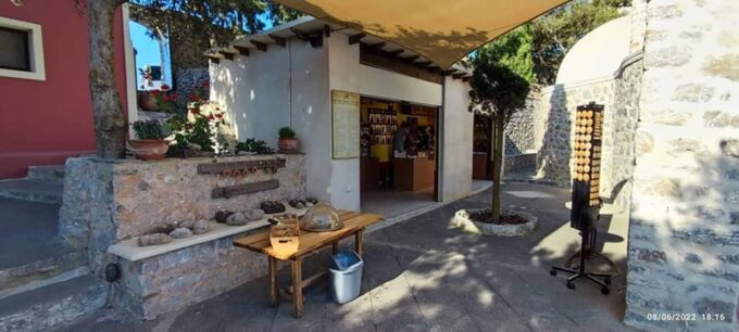 Santorini Vegan Food & Wine Tour - Pickup Location