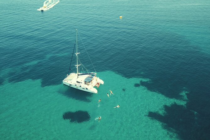Santorini VIP Private Cruises on Catamaran - YAKO Sailing: Your Cruise Provider