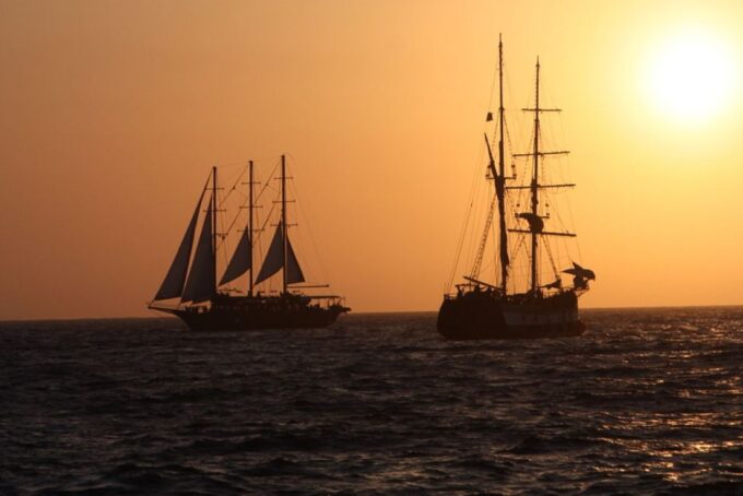 Santorini: Volcanic Sunset Cruise With Dinner - Additional Information