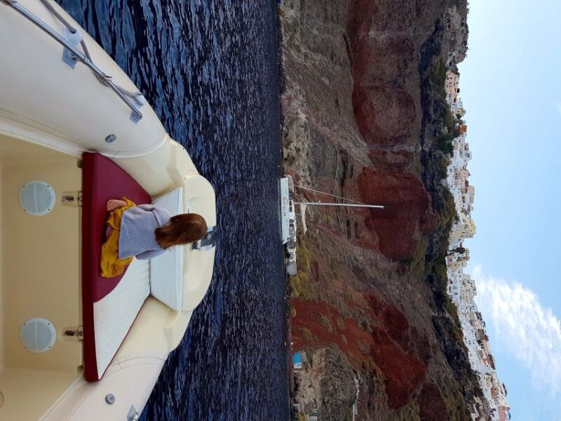 Santorini:Akrotiri Guided Tour & Motorboat Cruise With Lunch - Key Points
