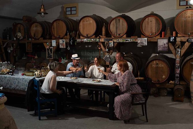 Santorinian Sunset Cheers & Dine - Local Assistants Expertise