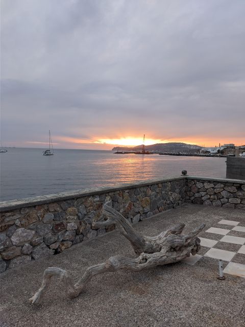 Santorinis Story: Insta and TikTok Experiences - Key Points