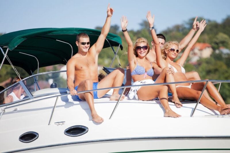 Santos & Guaruja: Private Speedboat Tour With Food & Drinks - Barbecue Menu (15-seater Boat)