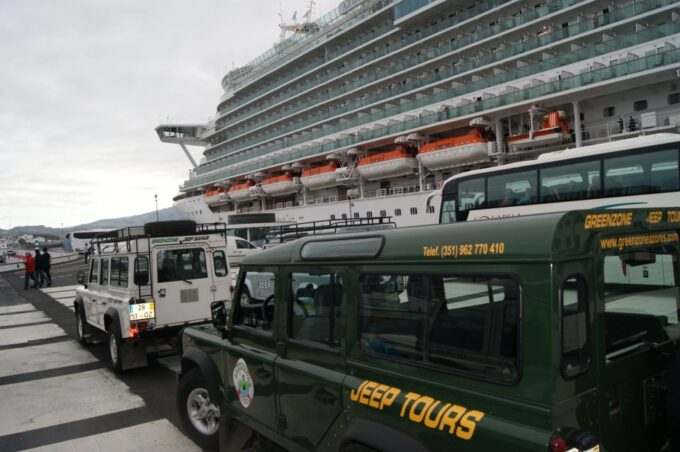 São Miguel, Azores: Sete Cidades Half-Day Jeep Tour - Pickup and Transportation