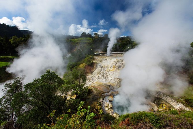 São Miguel East Full Day Tour With Furnas Including Lunch - Indulge in Geothermal Cozido Lunch
