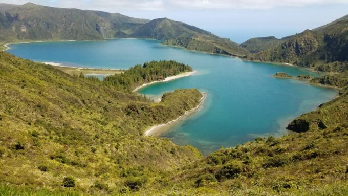 Sao Miguel: Sete Cidades and Lagoa Do Fogo Full-Day Tour - Exploring Sete Cidades
