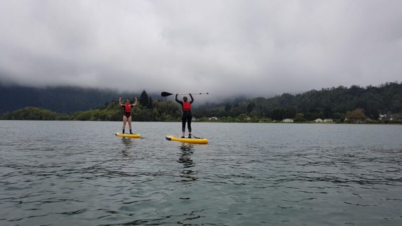 São Miguel: Sete Cidades Lagoon Standup Paddleboard Yoga - Inclusions