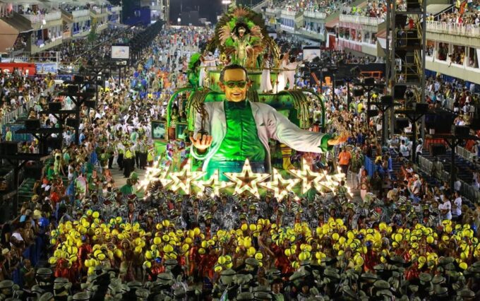 São Paulo Carnival Seating With Food, Drinks, & Transfer - Frequently Asked Questions