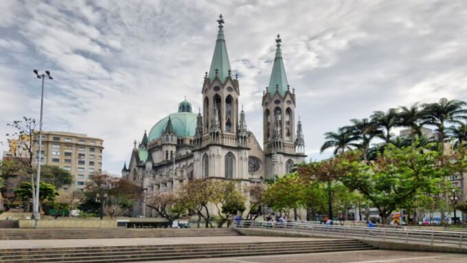 São Paulo: City Highlights Private Tour With Pickup Airport - Neo-Gothic São Paulo Cathedral