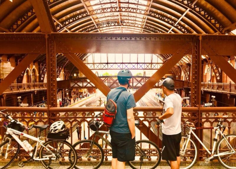 São Paulo: Downtown Historical Bike Tour - Discovering Bustling Neighborhoods