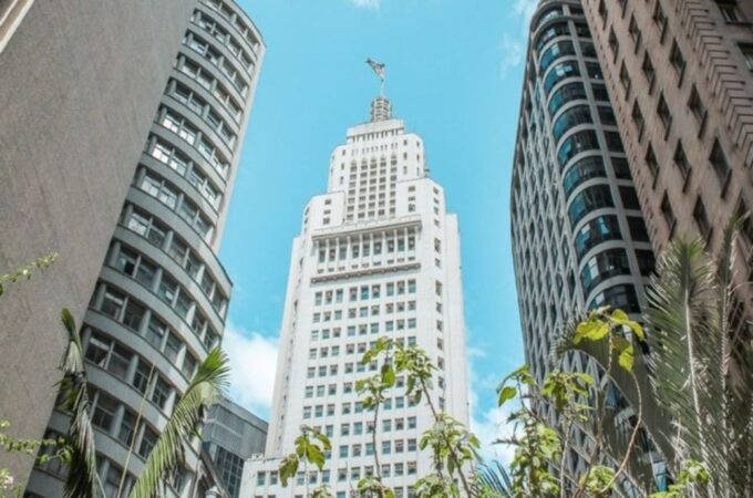 São Paulo: Downtown Walking Tour With Farol Santander Entry - Tour Inclusions and Information