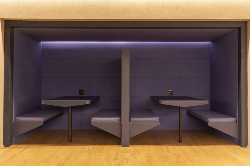São Paulo (GRU) Airport: Plaza Premium Lounge Entry - Amenities and Services