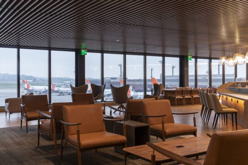 São Paulo (GRU) Airport: Plaza Premium Lounge Entry - Wi-Fi and Entertainment