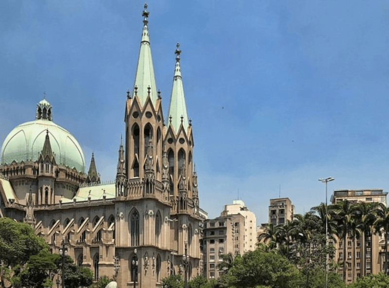 São Paulo: Highlights Walking Tour With A Guide - Key Points
