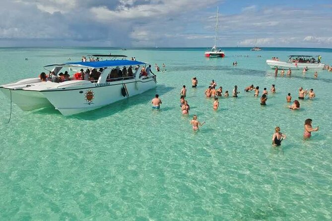 Saona Island Full Day Tour Lunch and Transportation Included - Traveler Capacity