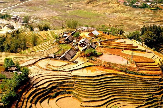 Sapa 3 Days 2 Nights Trekking Tour (1 Night In Ta Van Village, 1 Night In Hotel) - Accommodation and Dining