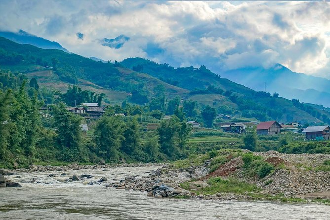 Sapa, Muong Hoa Valley - 1 Day Hiking & Cultural Experience - Lunchtime in Lao Chai