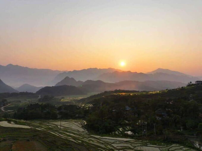 Sapa Trekking Ethnic Village Full Day With Female Tour Guide - Discovering the Traditions of Black Hmong and Red Dao Ethnic Groups