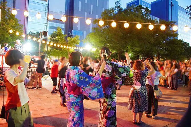 Sapporo City Tour and Seasonal Events in Odori Park Exploration - Discovering Odori Parks Seasonal Highlights