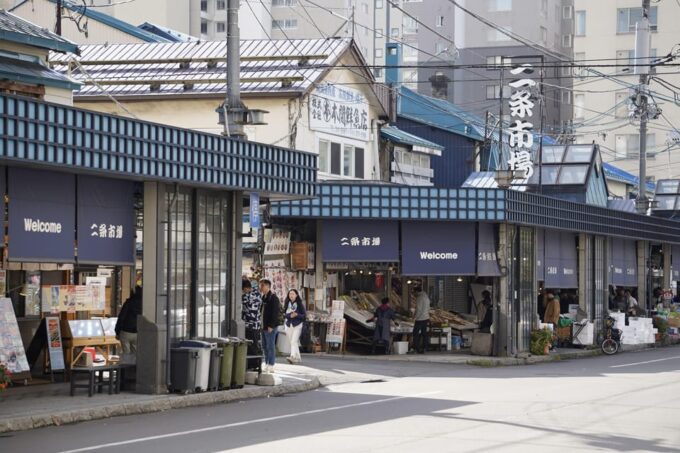 Sapporo: Guided Lunch Tour in Nijo Market in Sosei East - Exploring Sapporos Sosei East Area