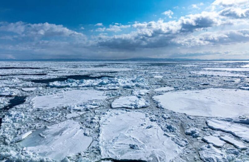 Sapporo: Icebreaker GARINKO GO III Cruise Ice and Snow Trip - Viewing the Frozen Landscapes