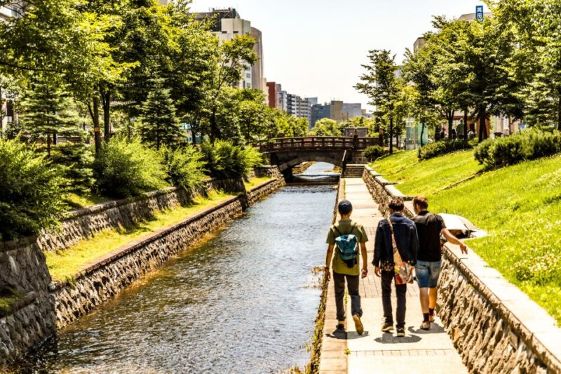 Sapporo: Private and Personalized Eat Like a Local Tour - Sapporo Beer and Sake Tasting