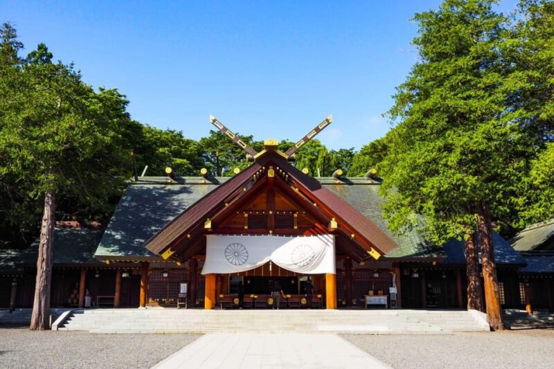 Sapporo: Sacred Shrine, Seafood Market & Shiroi Koibito Park - Feast on Sapporos Seafood Delights