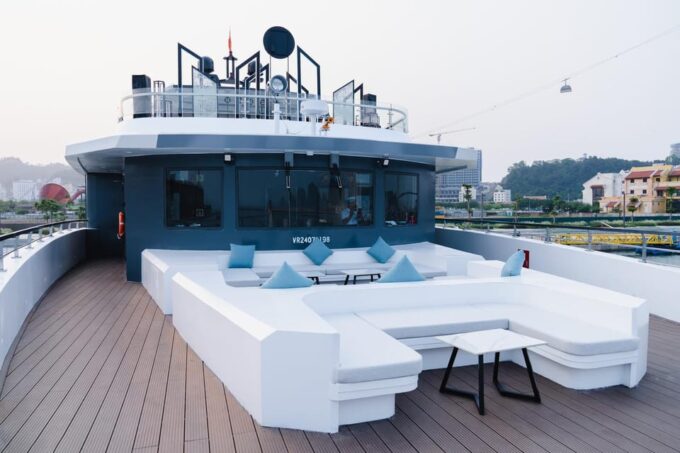 Saquila Yacht Halong Bay: Day Trip-Luxury Experience - Scenic Views and Performances
