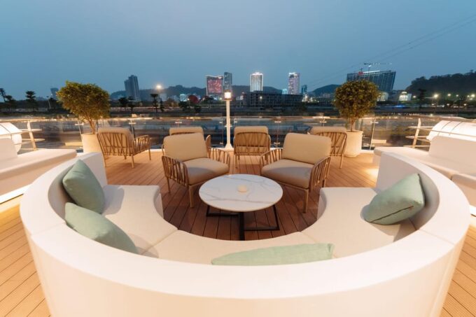 Saquila Yacht Halong Bay: Night Trip-Sunset Views, Dining - Inclusive Amenities and Services