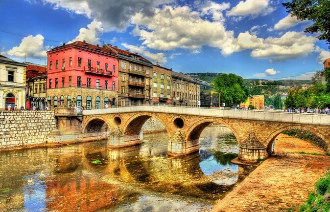 Sarajevo Essential Full Walking Tour - Getting to the Meeting Point