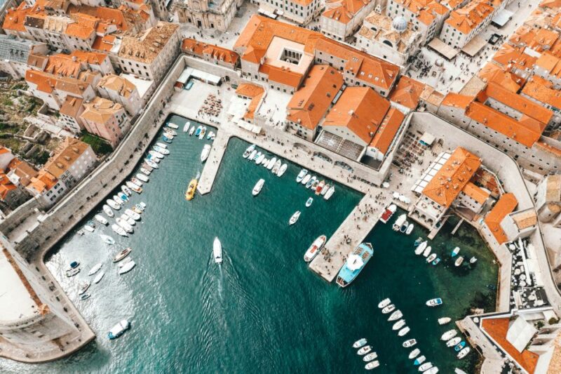 Sarajevo: Private 1-Way Transfer To/From Split - Vehicle and Amenities