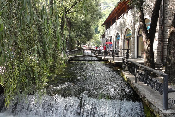 Sarajevo to Zagreb: One-Way Tour via Jajce, Travnik, Pliva Lake and Watermills - Pliva Lake: Serene Nature Retreat
