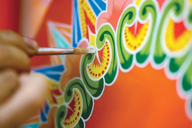 Sarchi Oxcarts & Souvenirs Shopping. Private Tour - Crafting Wooden Souvenirs