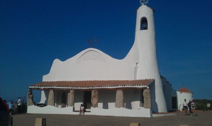 Sardinia: Tour Costa Smeralda in Minibus - Leisure Time in Baia Sardinia