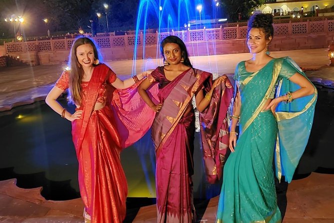 Saree Draping - Timeless Elegance of Traditional Indian Saree - Meeting and End Points