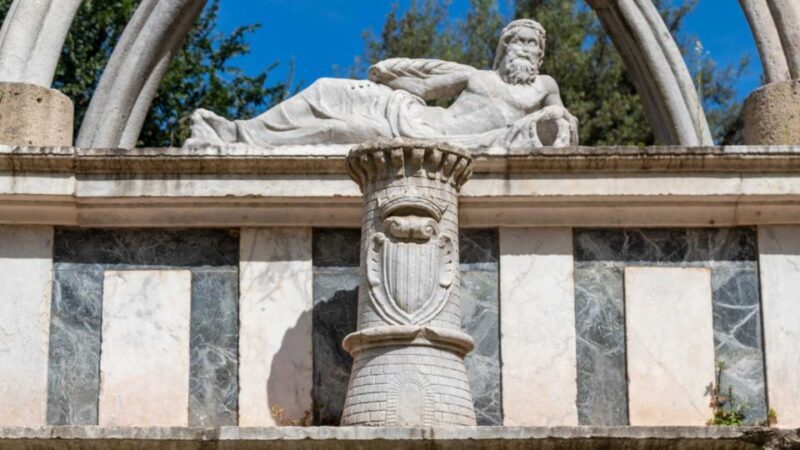 Sassari: Historic City Center Guided Walking Tour - The Role of Local Guides