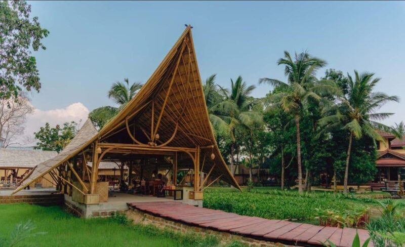 Satcha: Workshop Tour Guide Incl. Free Soft Drink - Cultural Heritage Immersion