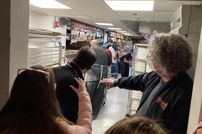 Saturday Chicago Pizza History and Tastings Bus Tour - Tour Inclusions and Participant Details