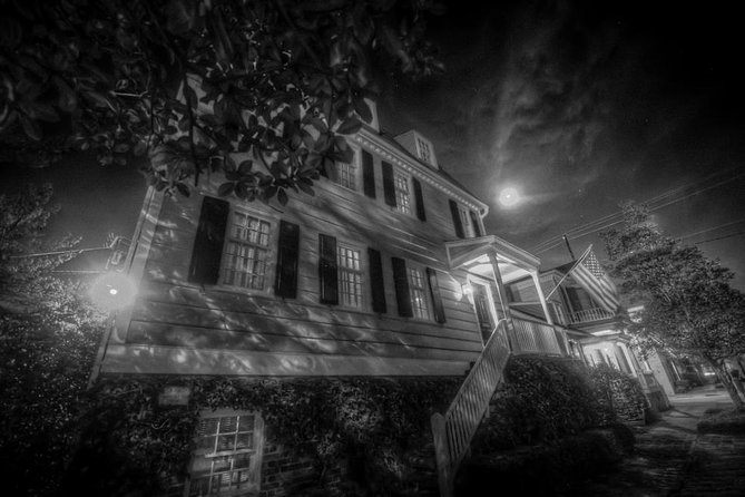 Savannah Americas Most Haunted City® Walking Ghost Tour - Key Points