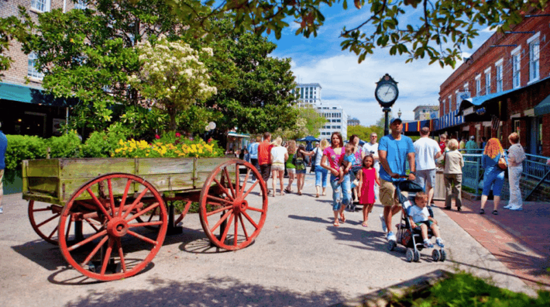 Savannah: Best of the City Tour With Wormsloe Historic Site - Discovering Bonaventure Cemetery