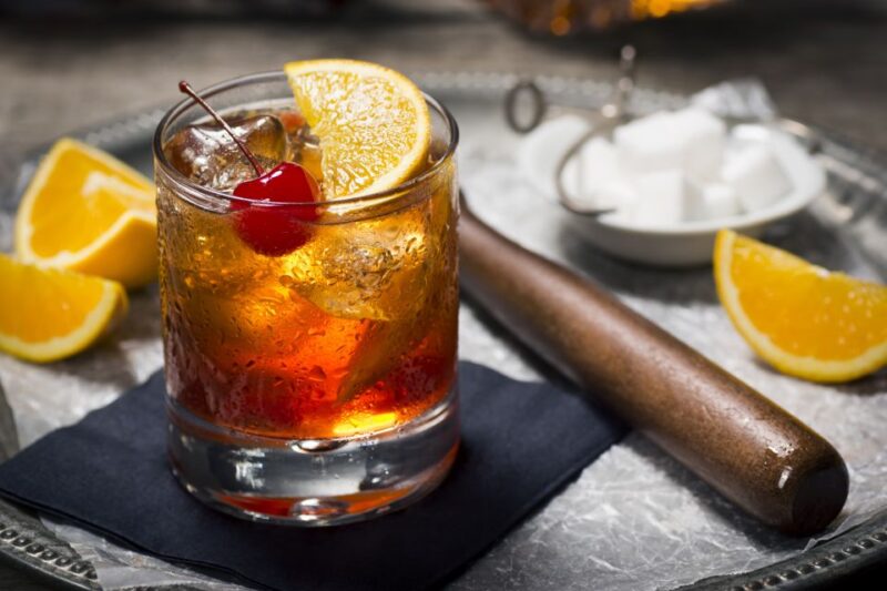 Savannah: Civil War History Pub Crawl - Accessibility and Group Size