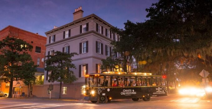 Savannah: Ghosts and Gravestones Tour With Low House Entry - Exclusive Nighttime Entry