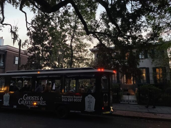 Savannah: Ghosts and Gravestones Tour With Low House Entry - Meeting Point and Identification
