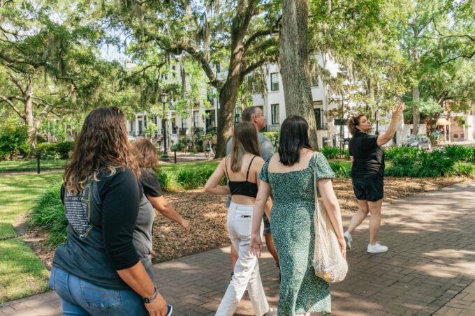 Savannah: Ghosts, Asylums, Voodoo, and Horror Walking Tour - Dark Secrets