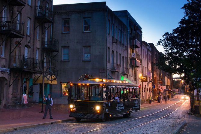 Savannah Ghosts & Gravestones Trolley Tour - Exclusive Nighttime Entries