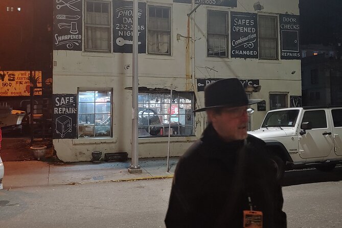 Savannah Ghostwalker Tour and Ghost Hunt - Guides Knowledge and Storytelling