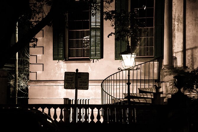 Savannah Historic Haunted Pub Crawl By US Ghost Adventures - Meeting and End Points