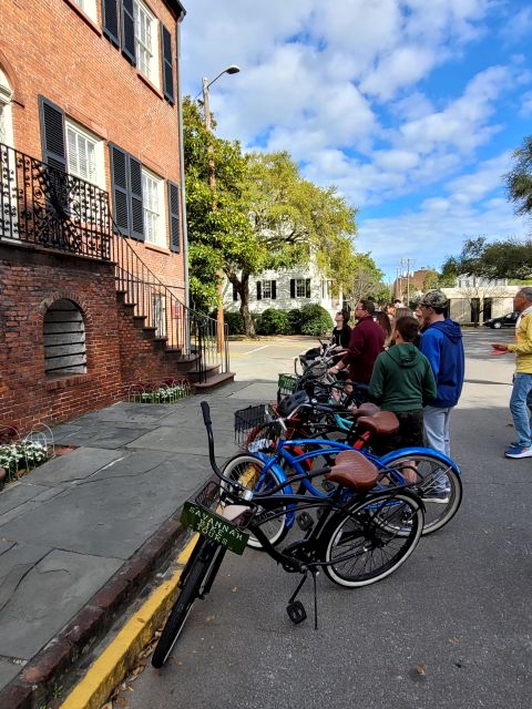 Savannah: Historical Bike Tour With Tour Guide - Community Support