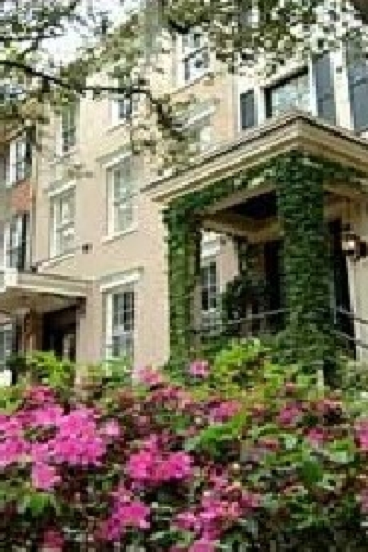Savannah: History and Southern Hospitality Homes Walk - Tour Overview